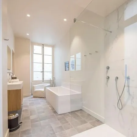 Apartament Elegant Retreat In 7th - Chic & Stylish