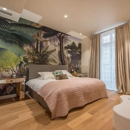 Elegant Retreat In 7th - Chic & Stylish Apartament